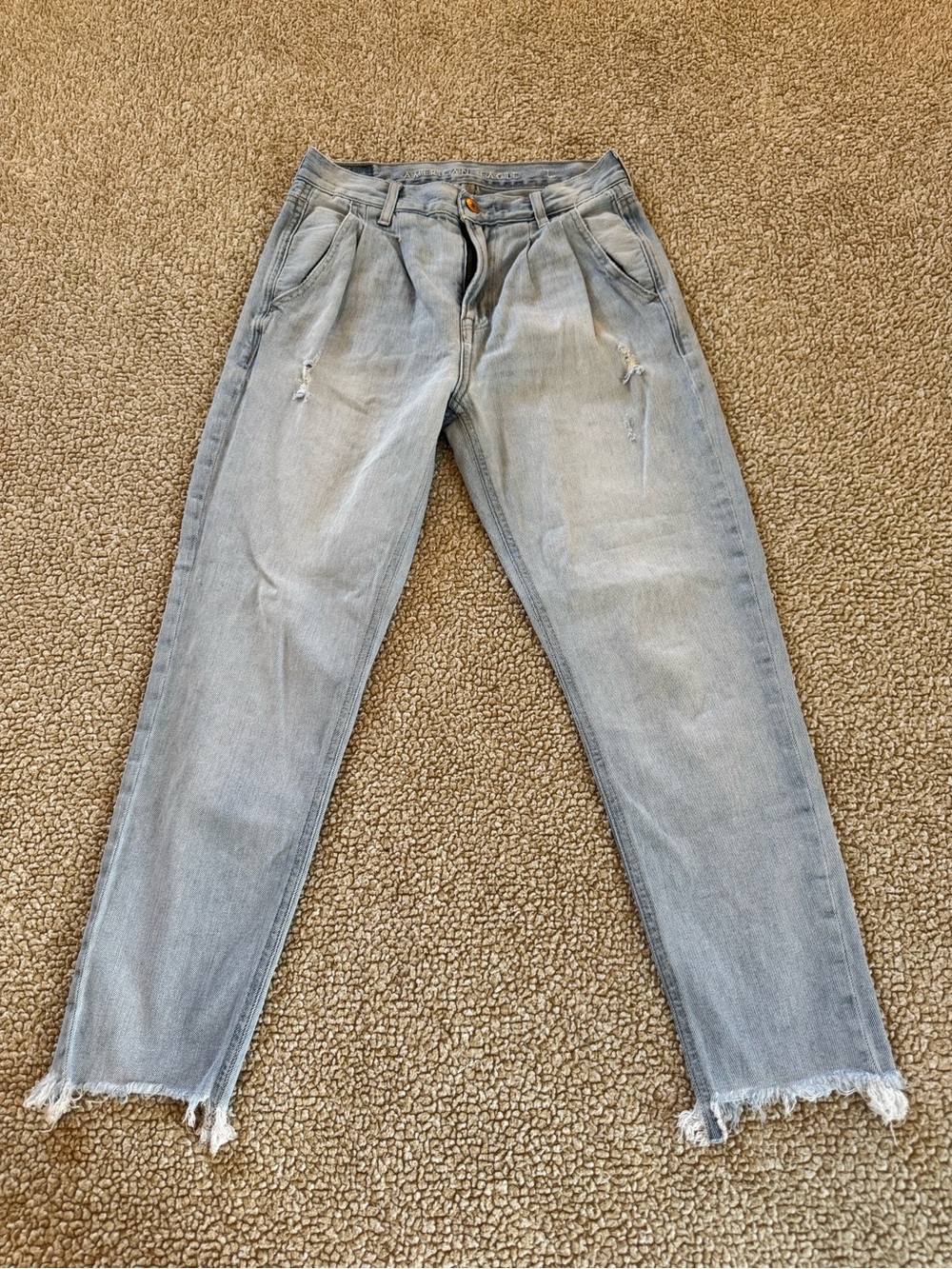American Eagle Light Wash Distressed Straight Leg Jeans Size 0 Short